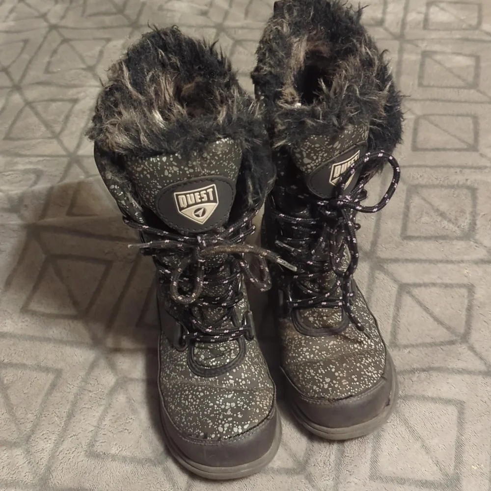 Quest Kids' winter snow boots with a black and‎ white speckled pattern and faux